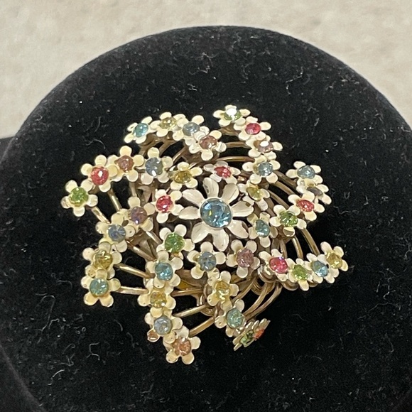 Vintage lot of 2 Clip on earrings White Sparkle Pink MCM Large - Picture 2 of 6